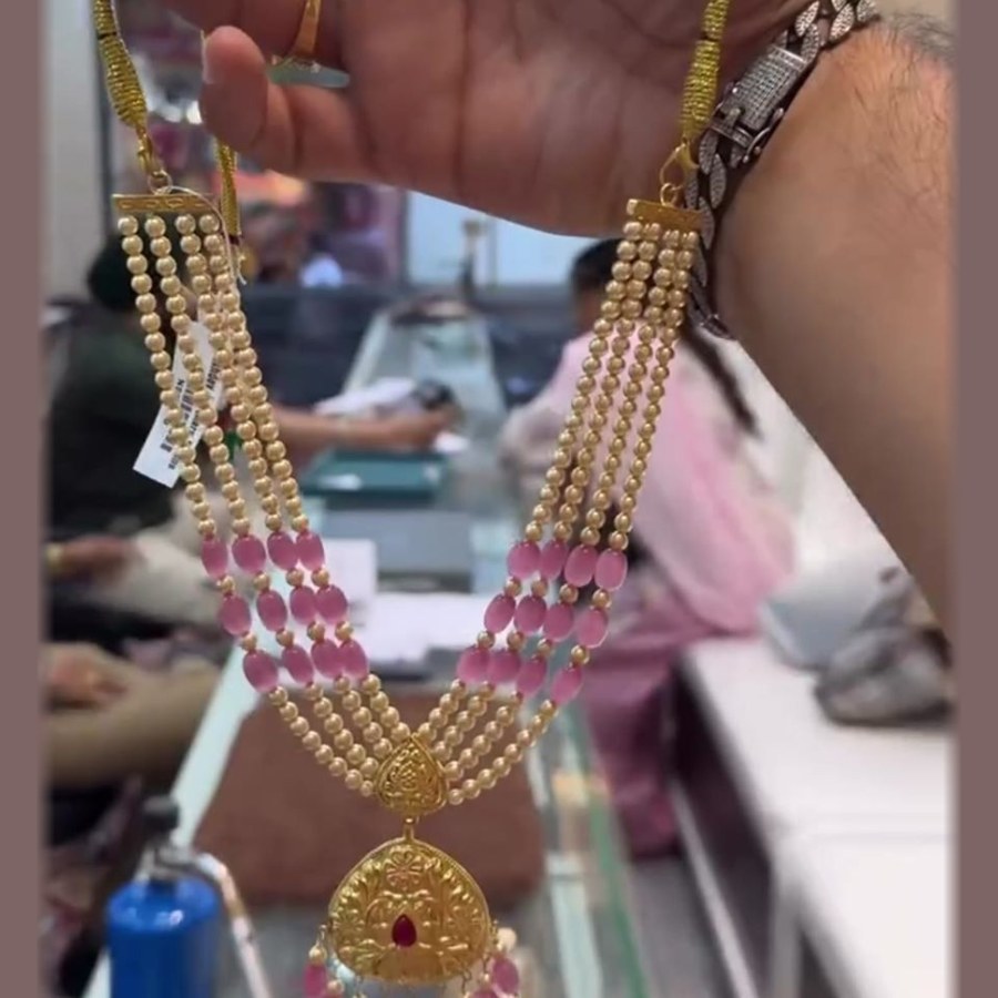 Kundan Necklace Set from Sukhdev Jewellers and Sons
