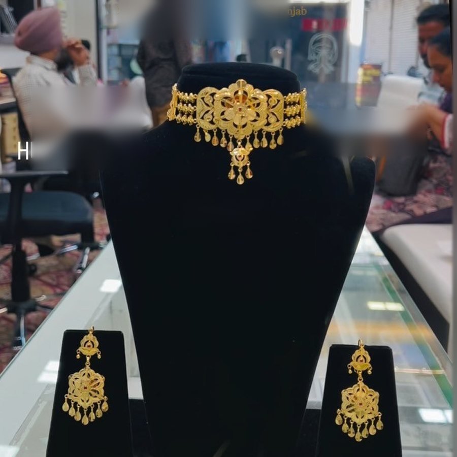 28 g Necklace Set from Sukhdev Jewellers and Sons