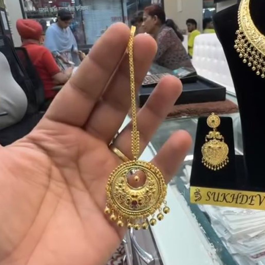 Gold Maang Tikka from Sukhdev Jewellers and Sons