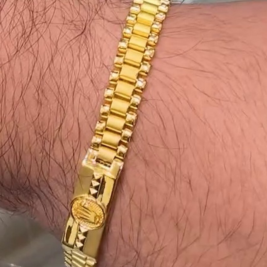 13 g Rolex-link Bracelet from Sukhdev Jewellers and Sons