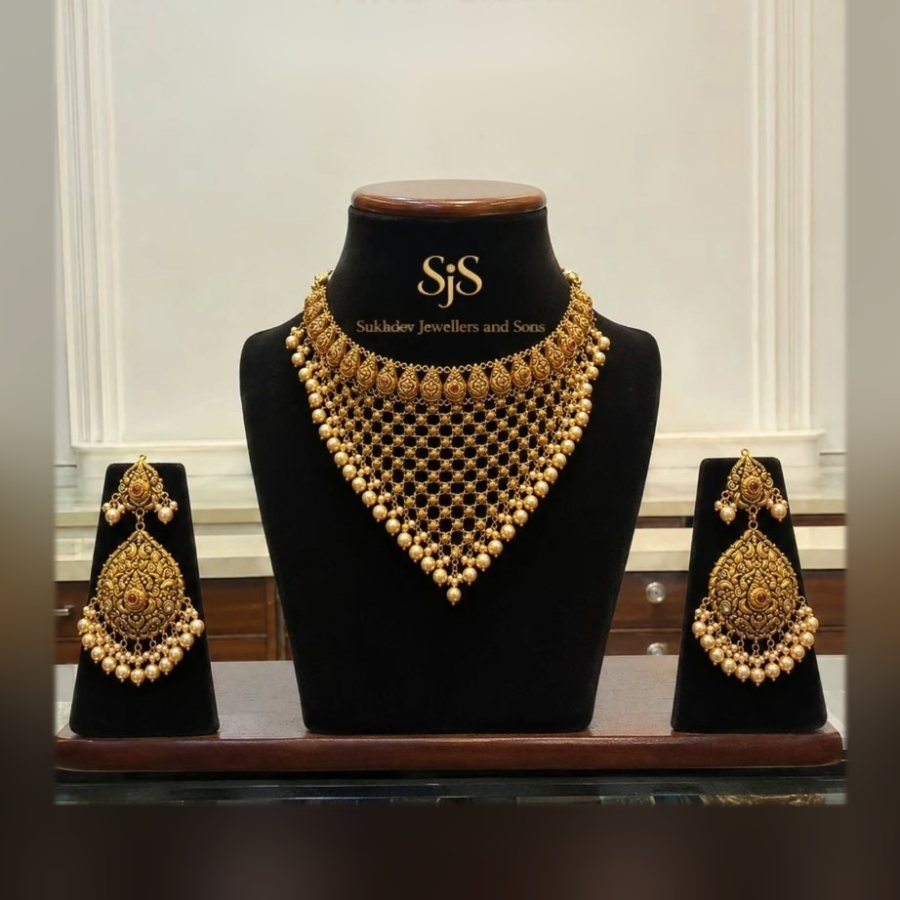 22K Jaal Necklace Set from Sukhdev Jewellers and Sons